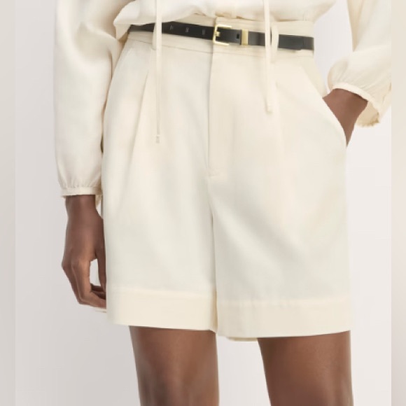 Everlane Pants - Everlane| The Draper Short in Buttersmooth
